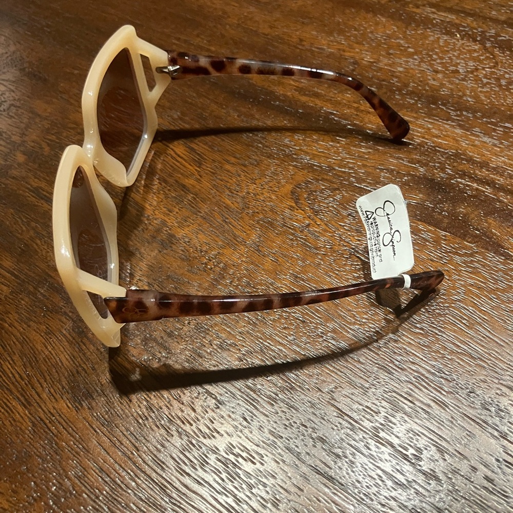 NEW!! Ladies Sunglasses by Jessica Simpson - Picture 5 of 6